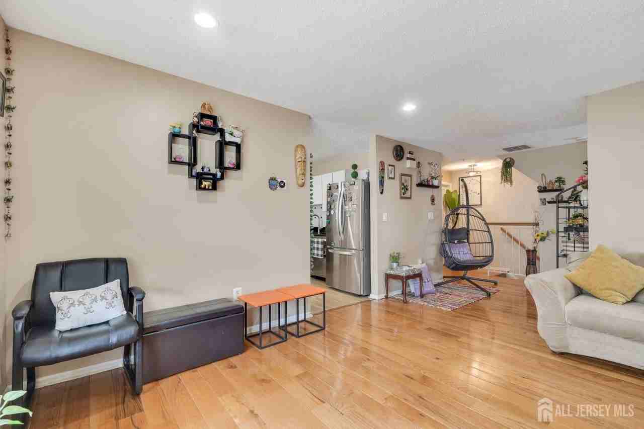 55 Guisborough Way - Photo 5 of 20