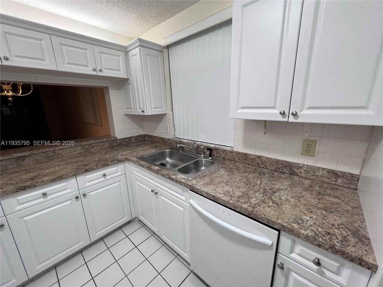 10426 E Clairmont Cir ##212 - Photo 4 of 35