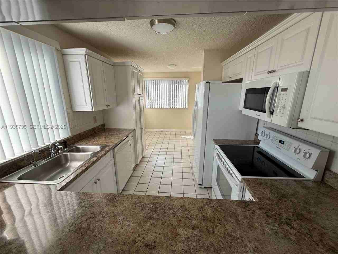 10426 E Clairmont Cir ##212 - Photo 6 of 35