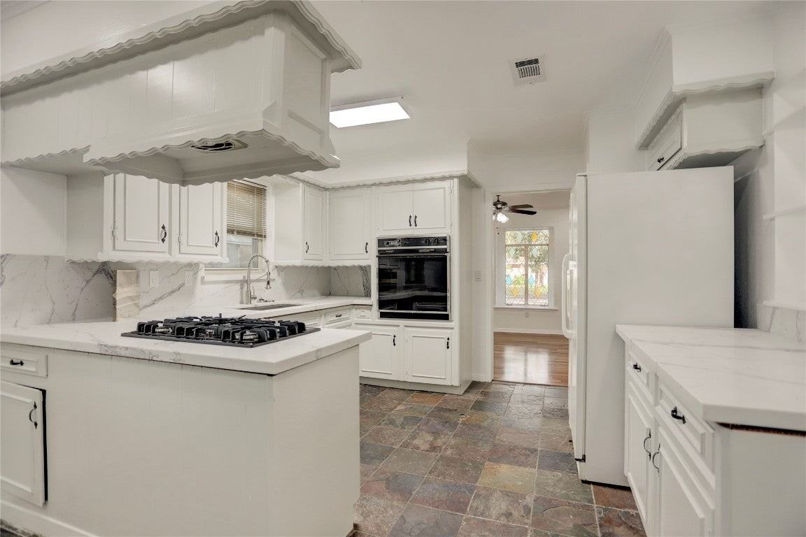 5735 Wigton Dr - Photo 4 of 13