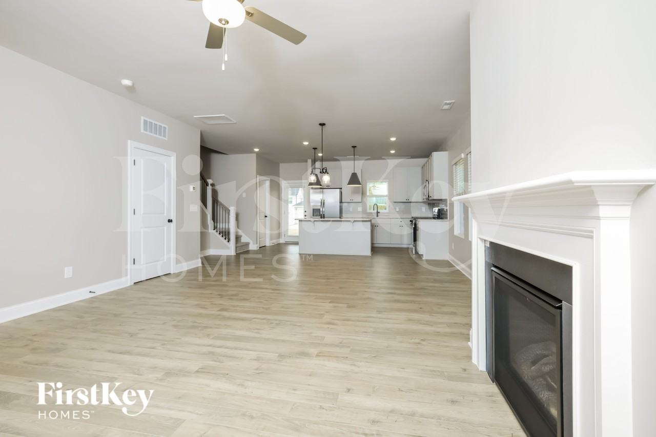 744 Lightrail Dr - Photo 4 of 19