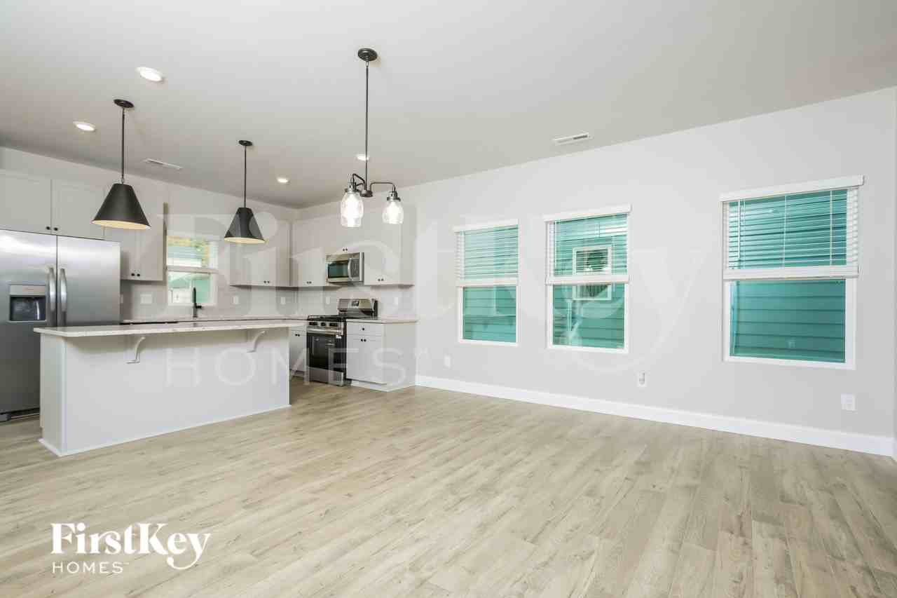 744 Lightrail Dr - Photo 5 of 19