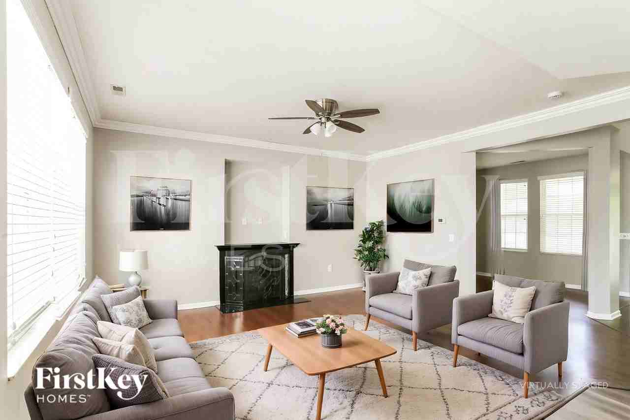 4081 Peregrine Pass Dr - Photo 3 of 19