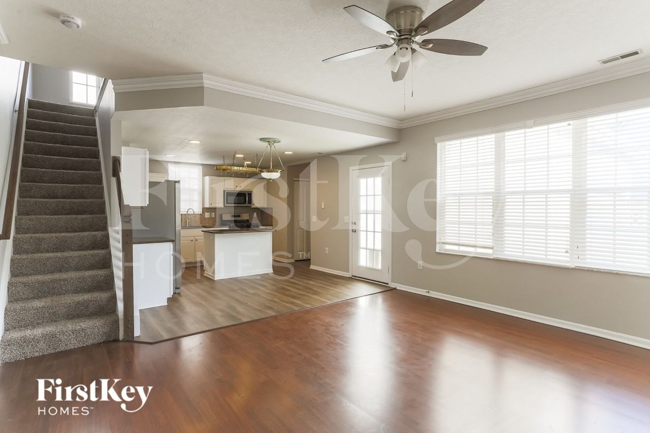4081 Peregrine Pass Dr - Photo 4 of 19