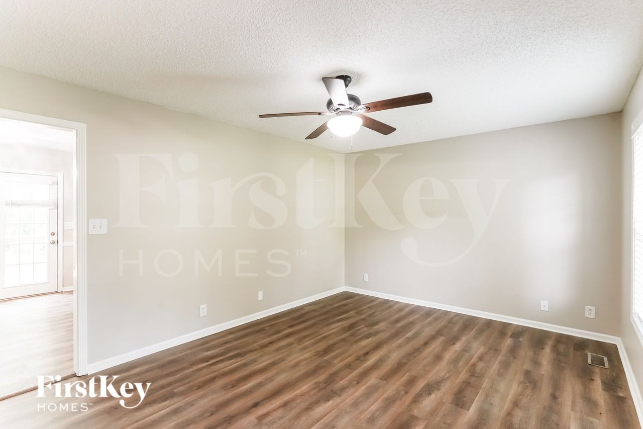 2675 Elkmont Dr - Photo 3 of 19