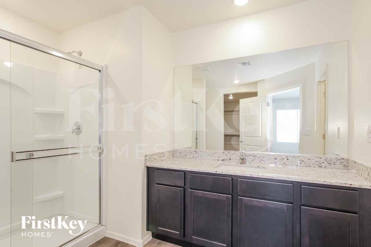 8434 S 258th Dr - Photo 7 of 16