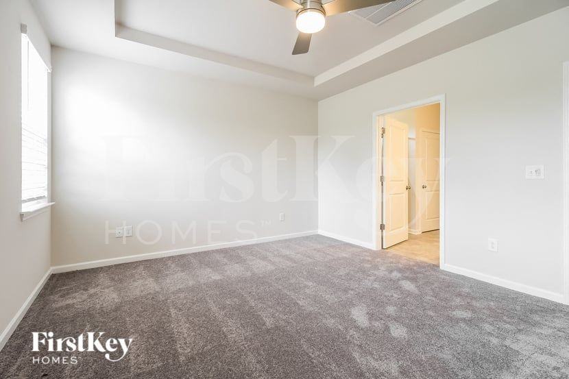 808 Birchcrest Way - Photo 7 of 16