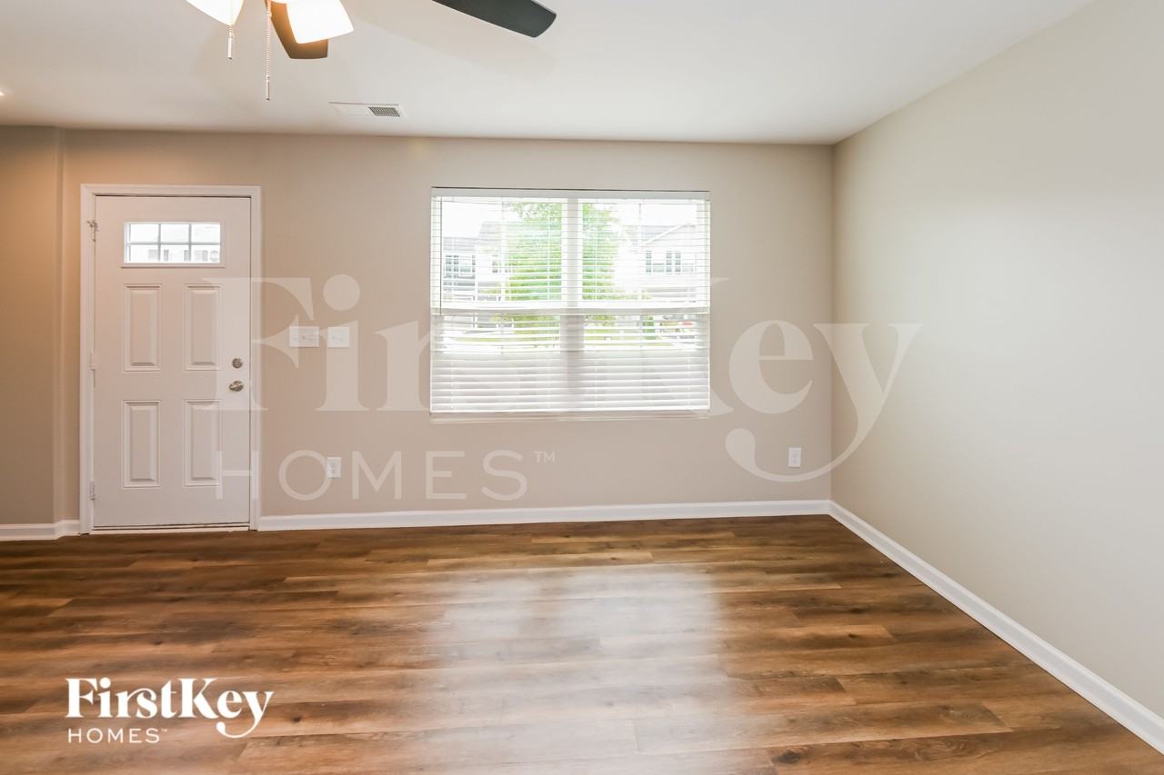 7415 Irwin Rd - Photo 4 of 15