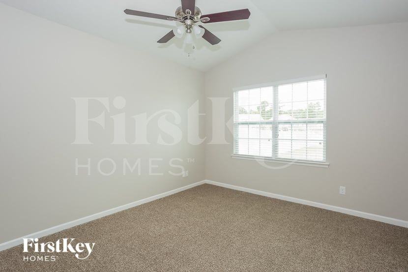 133 Kingsway Dr - Photo 6 of 14