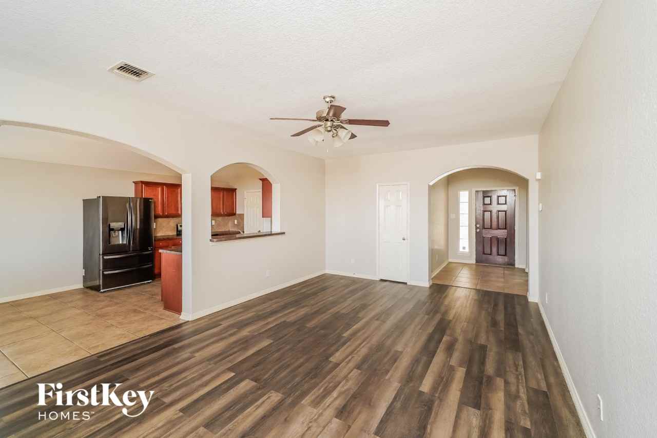 339 Primrose Way - Photo 3 of 15