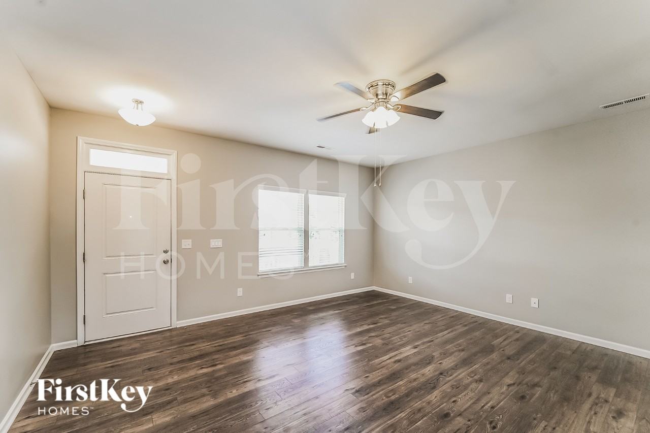 4011 Huntley Glen Dr - Photo 3 of 16