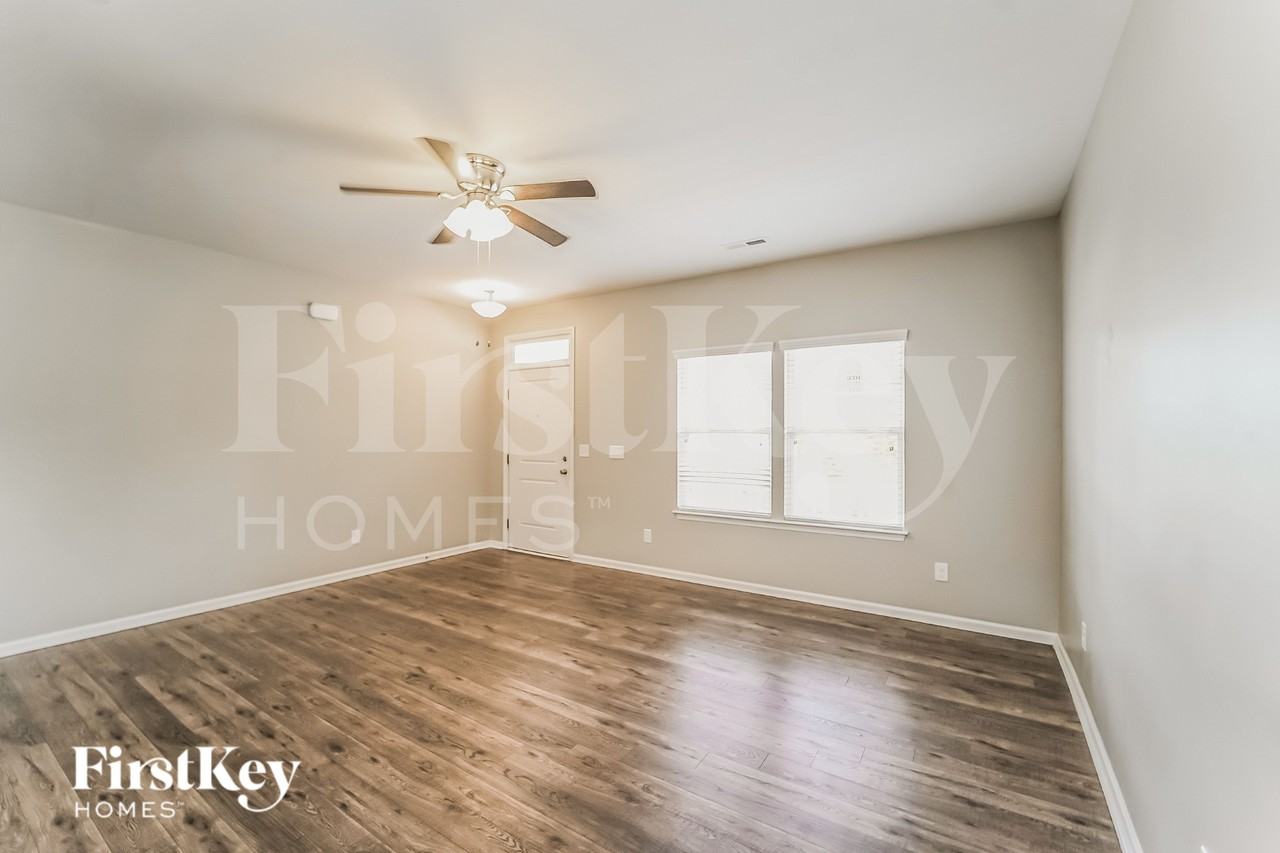 4011 Huntley Glen Dr - Photo 4 of 16