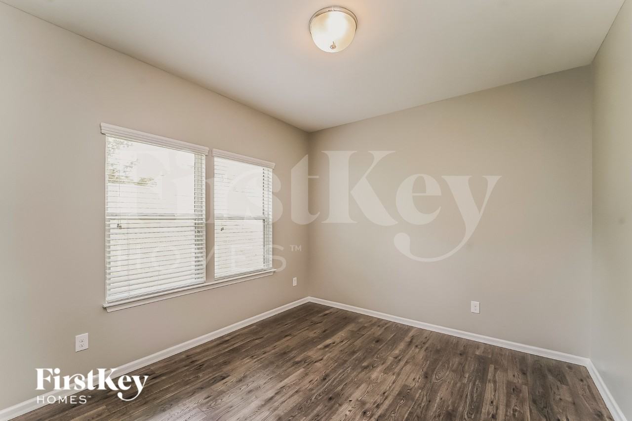 4011 Huntley Glen Dr - Photo 5 of 16