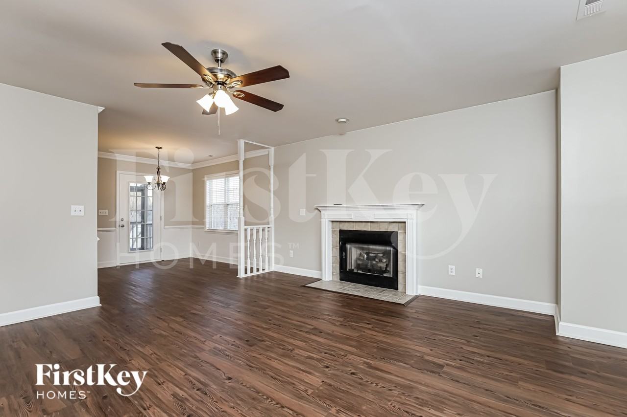 220 Sugarcane Ln - Photo 3 of 15