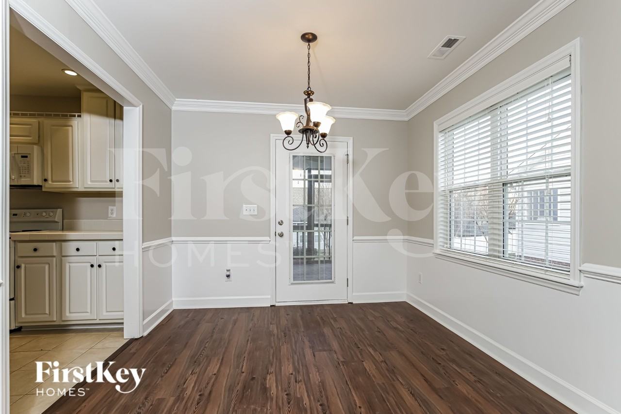 220 Sugarcane Ln - Photo 4 of 15