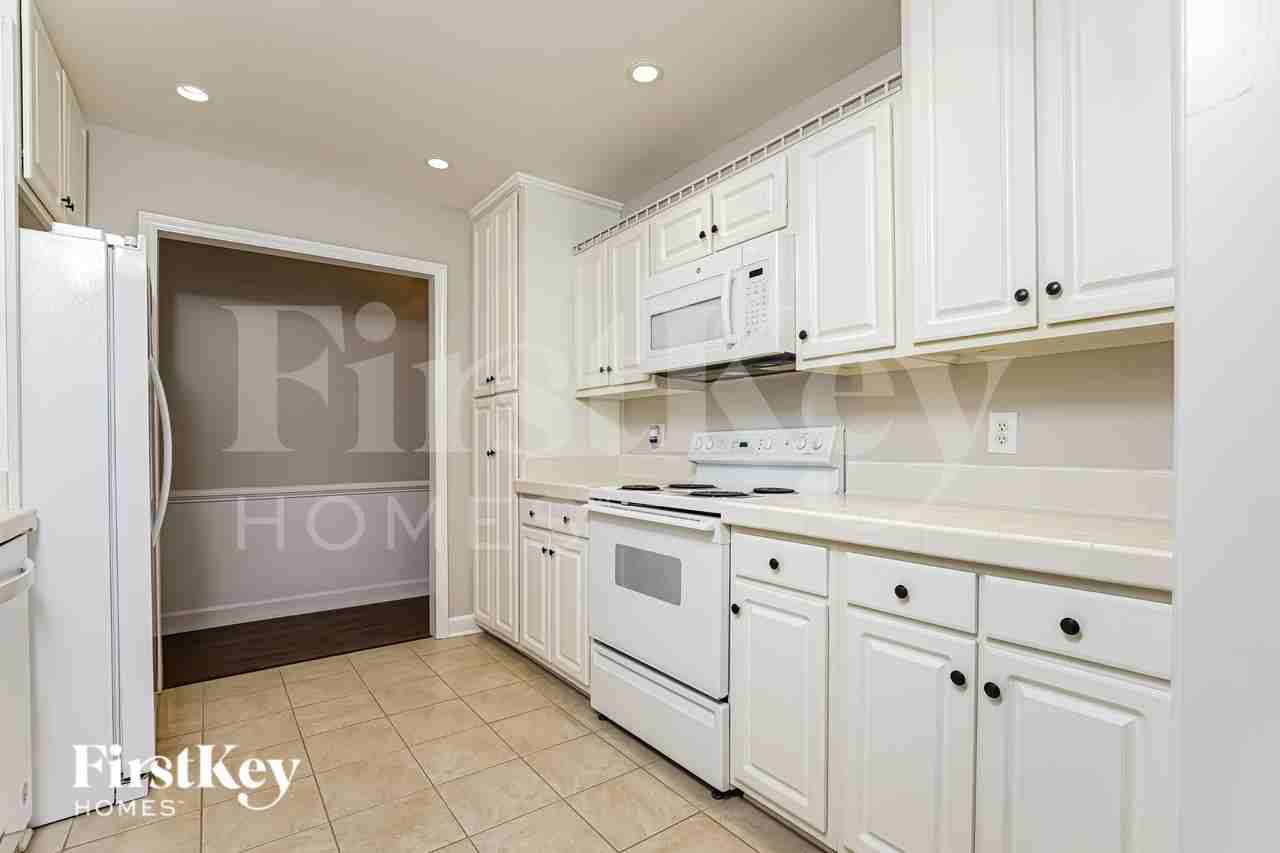 220 Sugarcane Ln - Photo 5 of 15