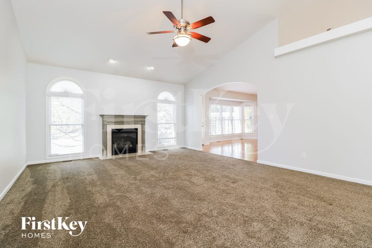 2 Stonecroft Ct - Photo 2 of 15
