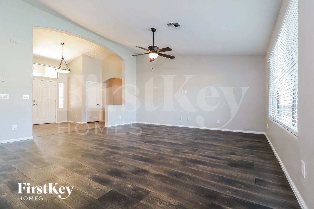 17862 W Alexandria Way - Photo 2 of 16