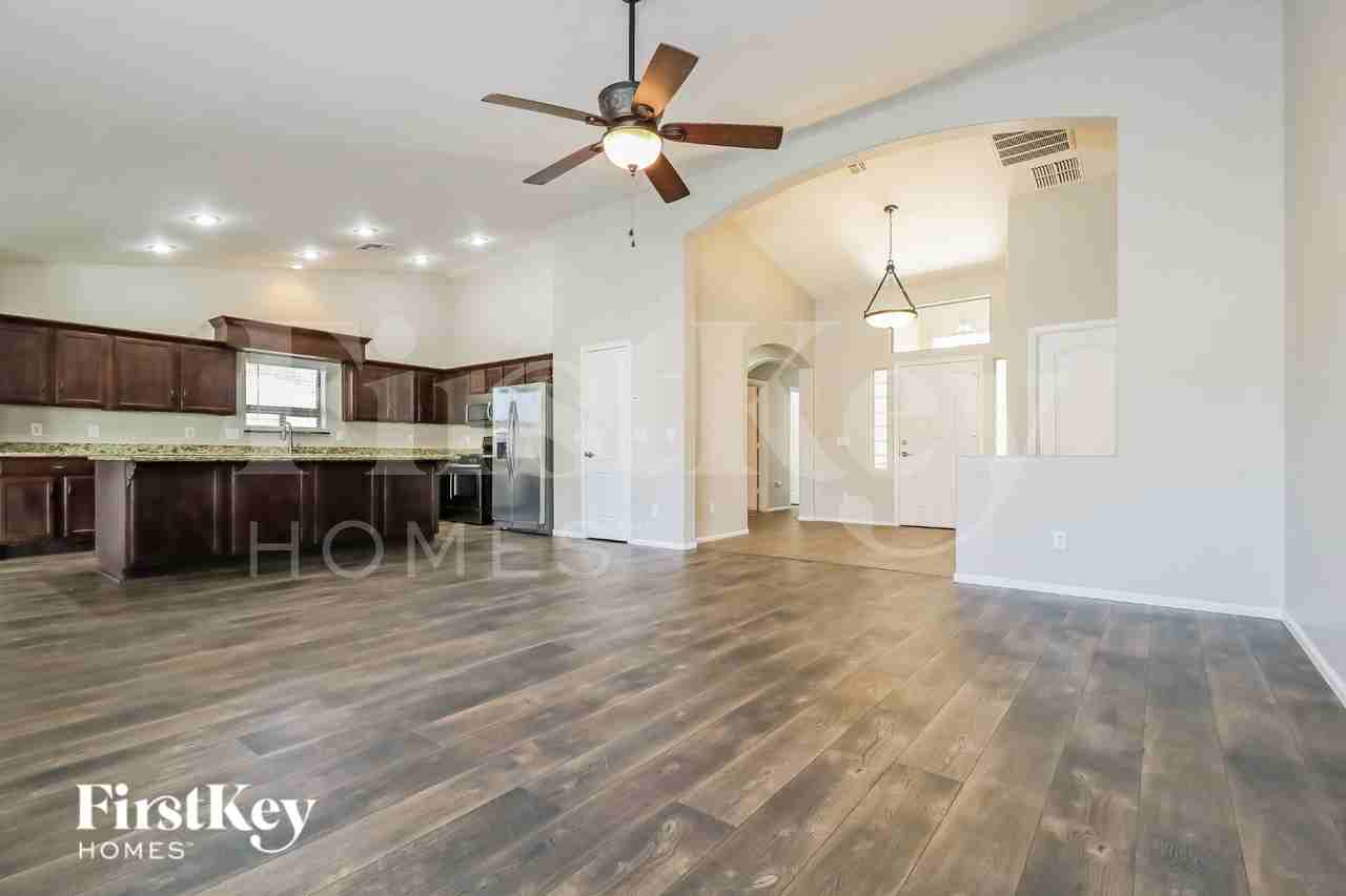 17862 W Alexandria Way - Photo 3 of 16