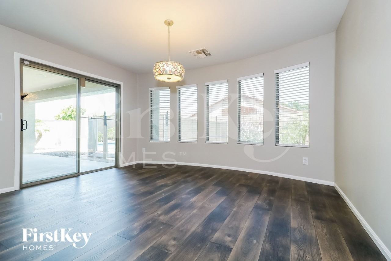 17862 W Alexandria Way - Photo 4 of 16