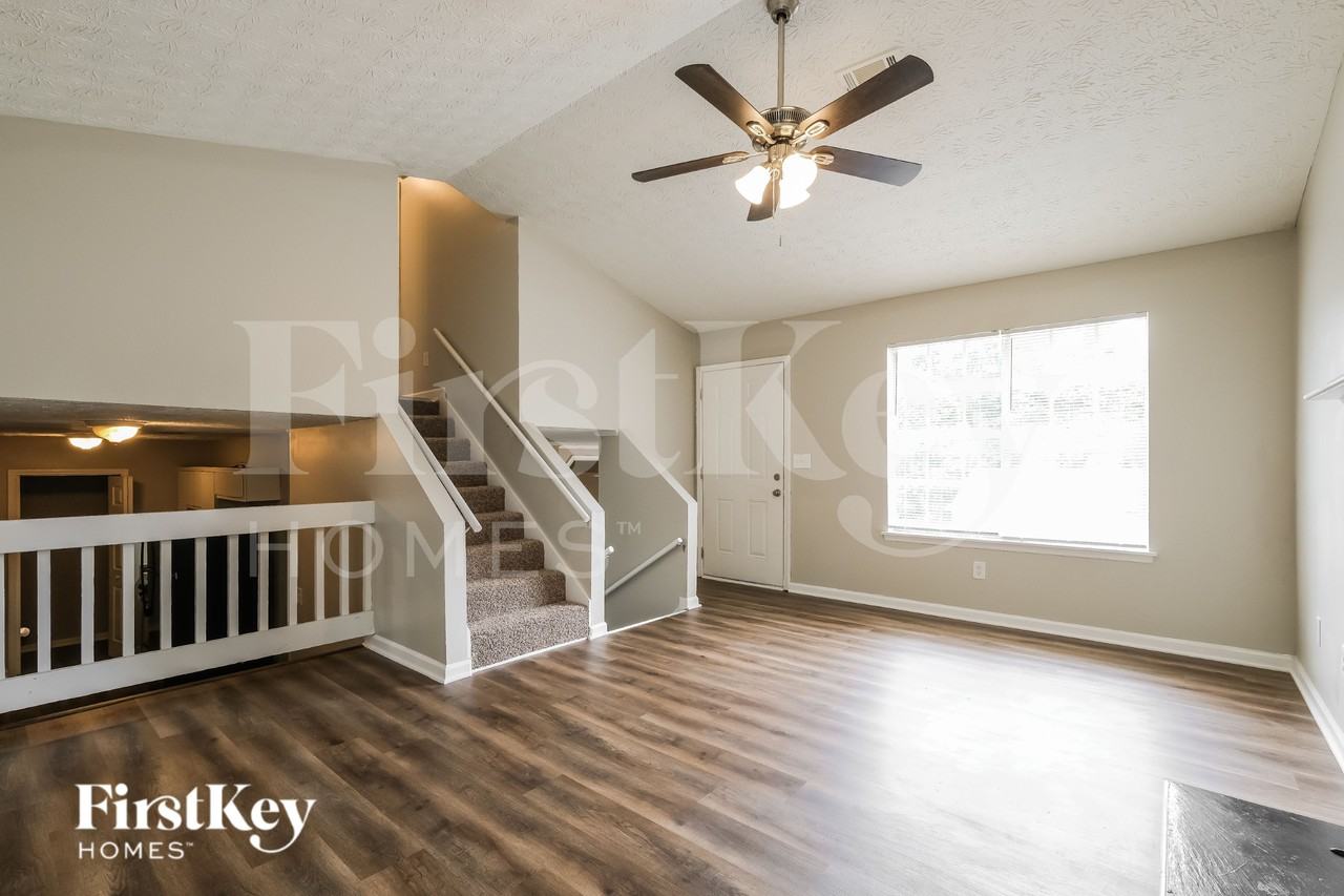 2103 Charles Cudd Ct - Photo 5 of 19