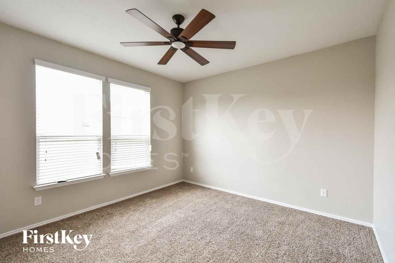 6503 Davenport Bay - Photo 7 of 15