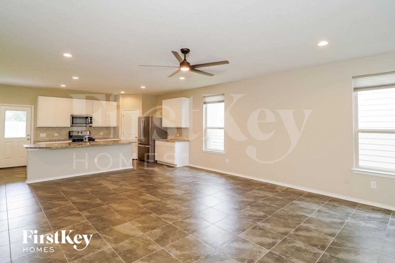 7531 Harvest Bay - Photo 5 of 14