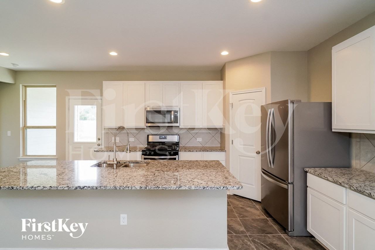 7531 Harvest Bay - Photo 7 of 14