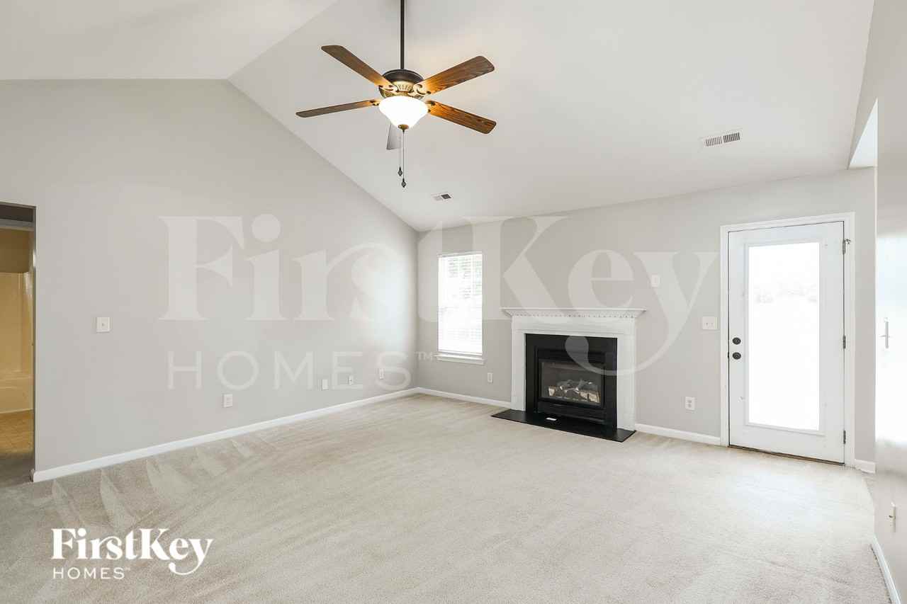 109 Egerton Dr - Photo 3 of 19