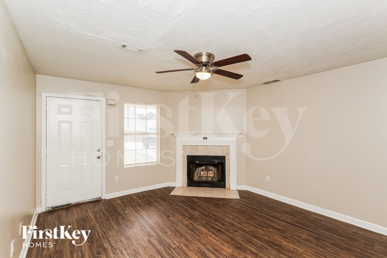 776 Glenshire Ct - Photo 3 of 19