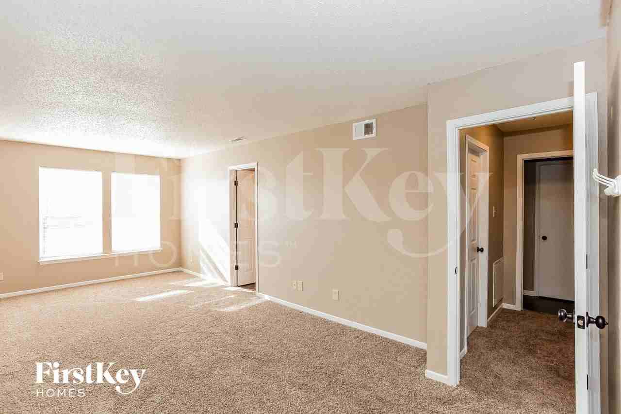 737 Fern St - Photo 6 of 15