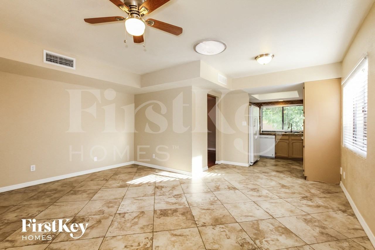 5203 W Sandra Ter - Photo 2 of 14