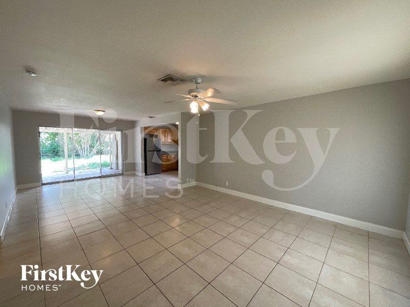 506 58th St - Photo 2 of 13