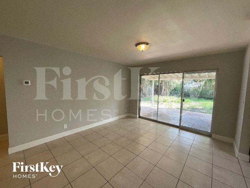 506 58th St - Photo 3 of 13