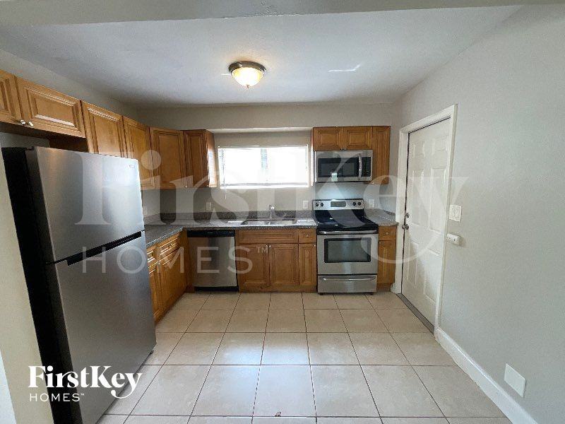 506 58th St - Photo 6 of 13
