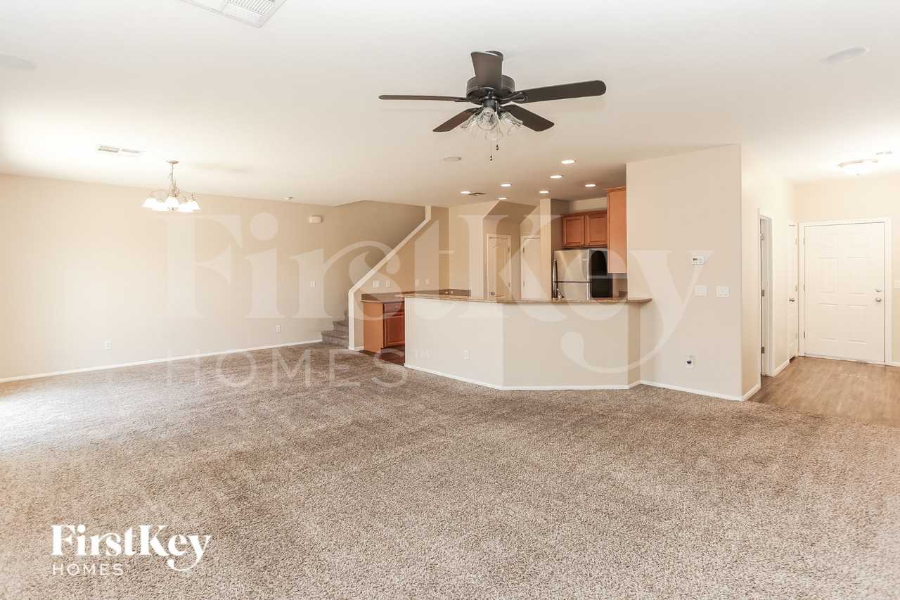 4813 Bride St - Photo 3 of 15