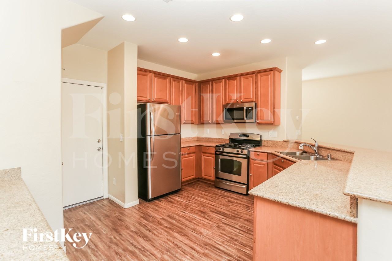 4813 Bride St - Photo 4 of 15