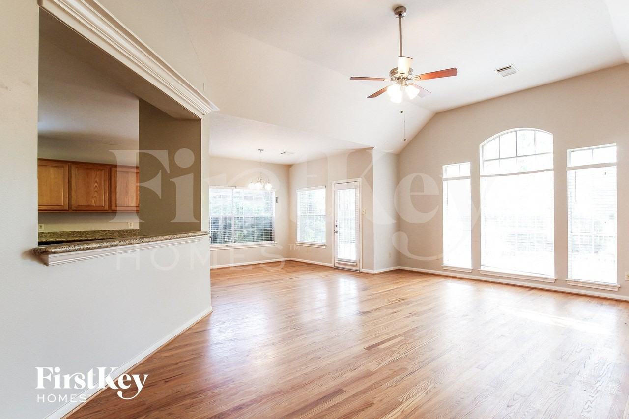 4030 Echo Mountain Dr - Photo 3 of 15