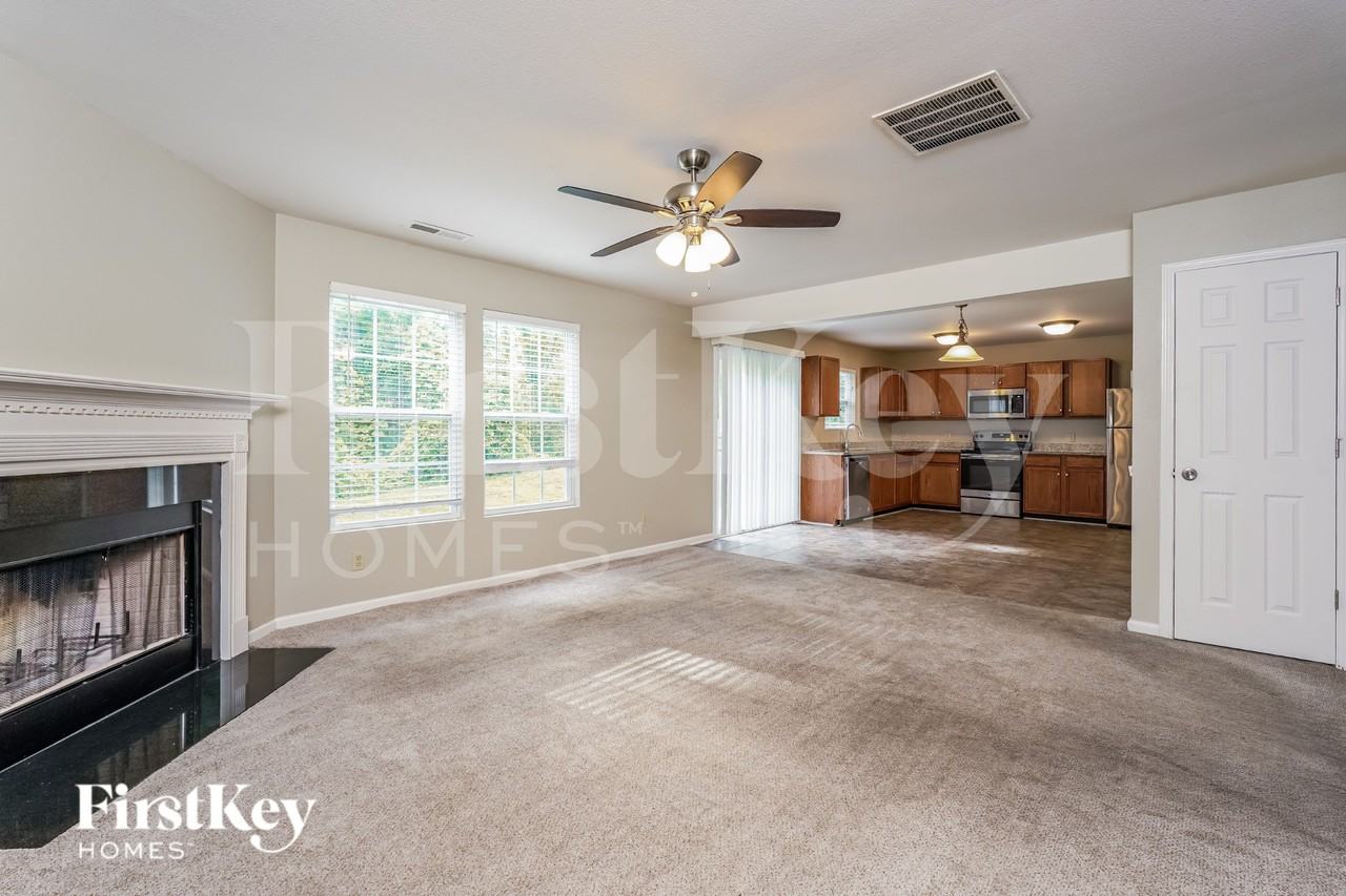 340 Kendall Dr - Photo 6 of 16