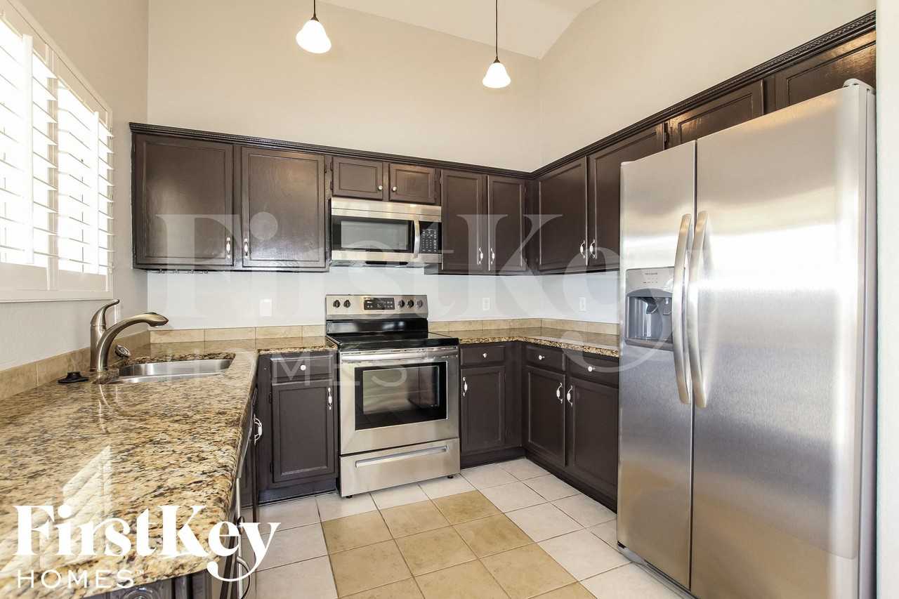 3257 W Melinda Ln - Photo 5 of 15