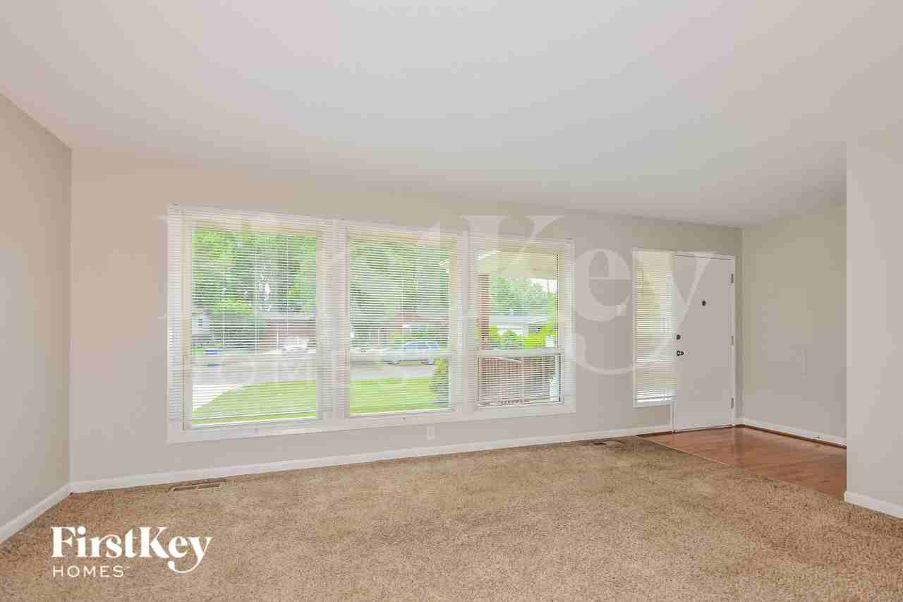 3245 Santiago Dr - Photo 4 of 16