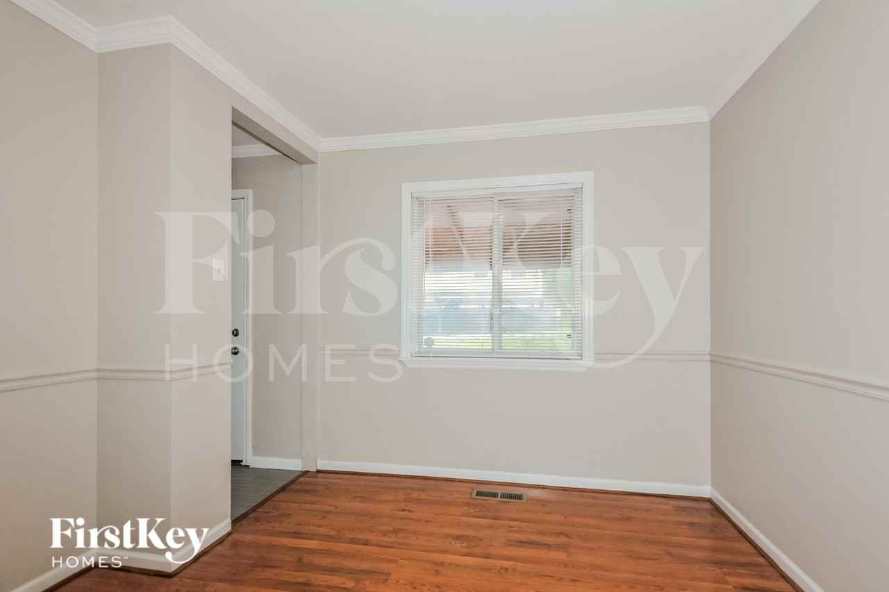 3245 Santiago Dr - Photo 5 of 16