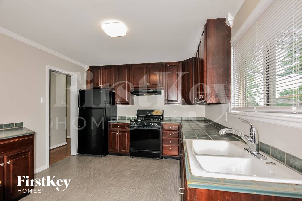 3245 Santiago Dr - Photo 6 of 16