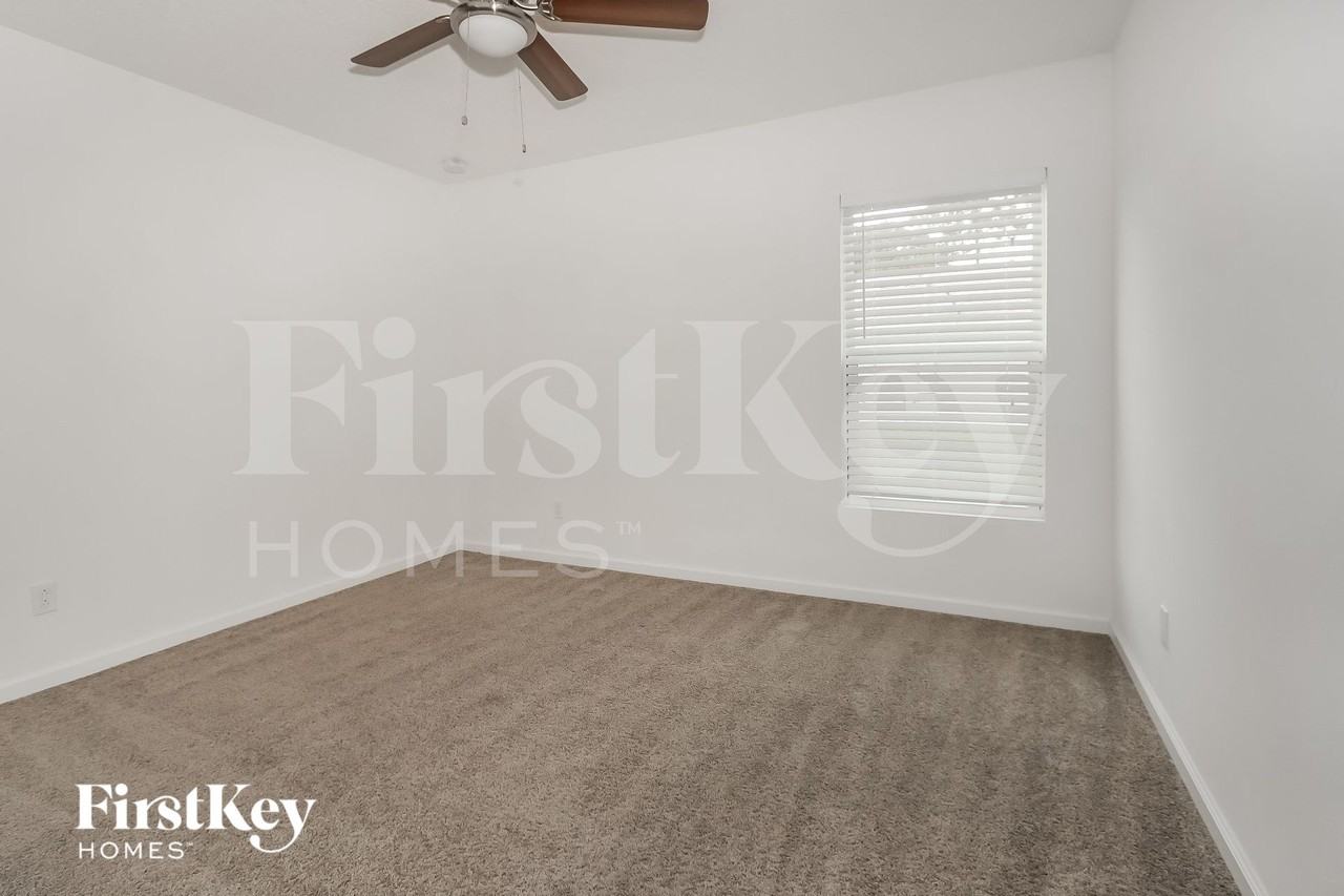 3157 Sw Letchworth St - Photo 7 of 15