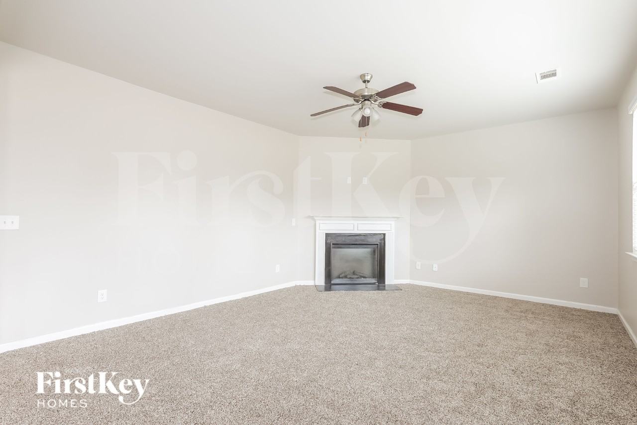 1247 Heartwood Ave - Photo 3 of 15