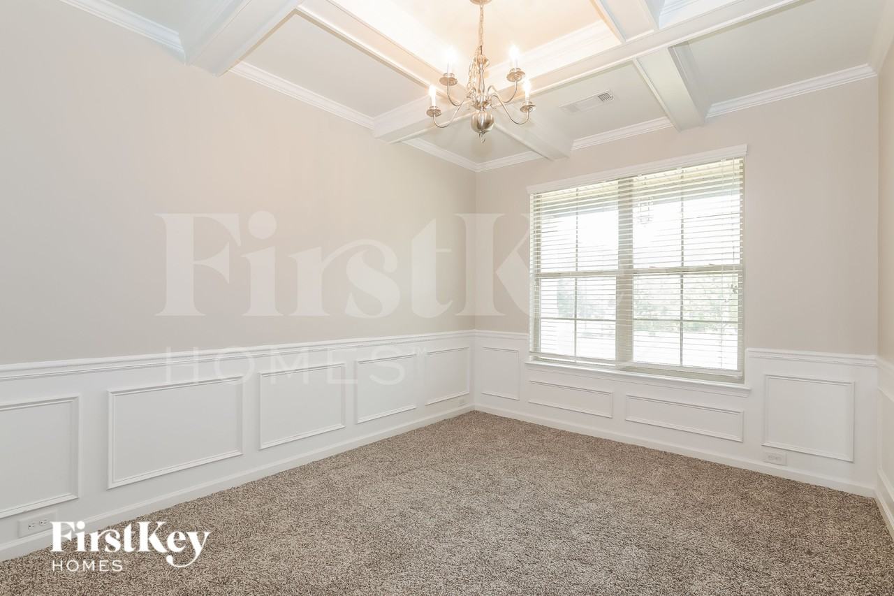 1247 Heartwood Ave - Photo 4 of 15