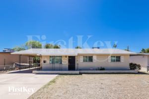 featured image of 1233 W 16th St