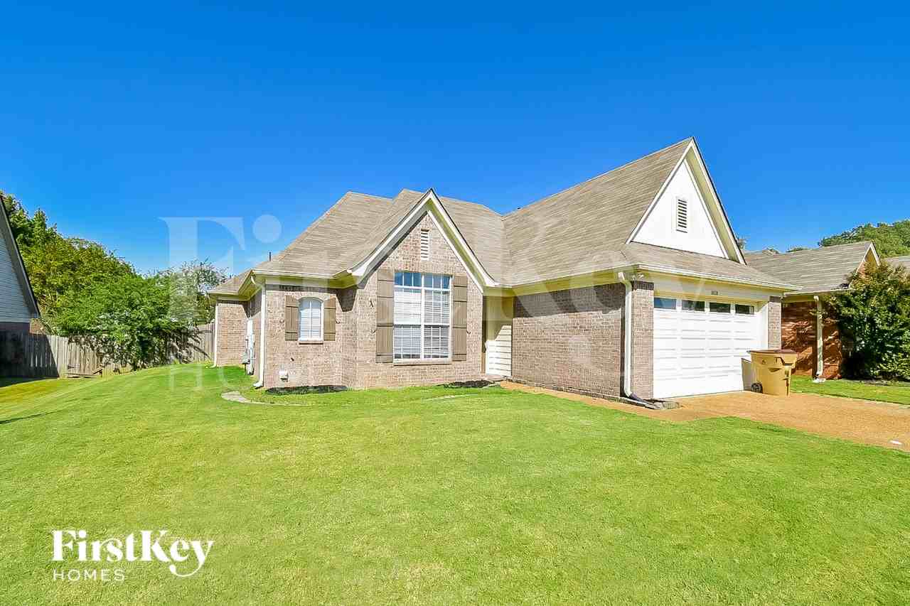 10178 Rathmore Dr - Photo 2 of 15