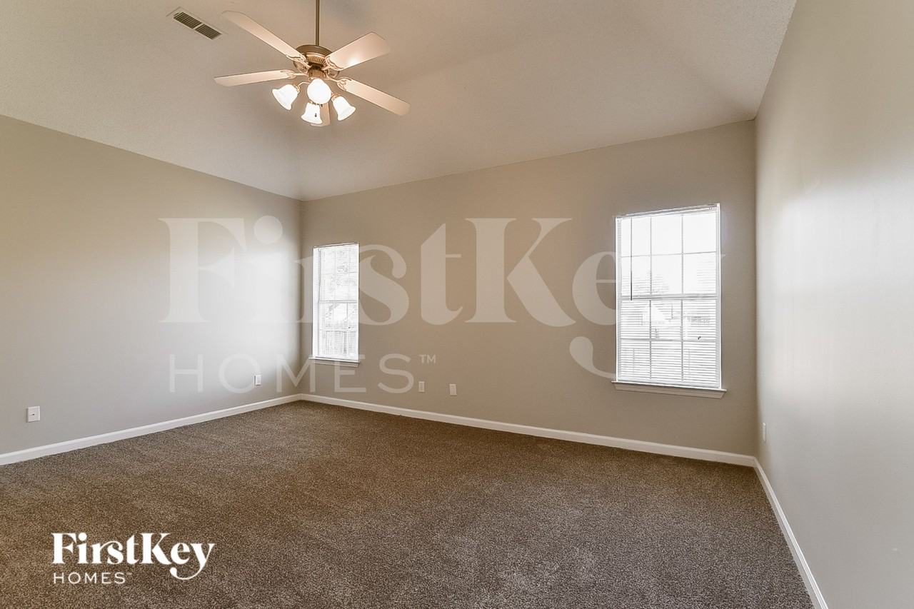 10178 Rathmore Dr - Photo 7 of 15