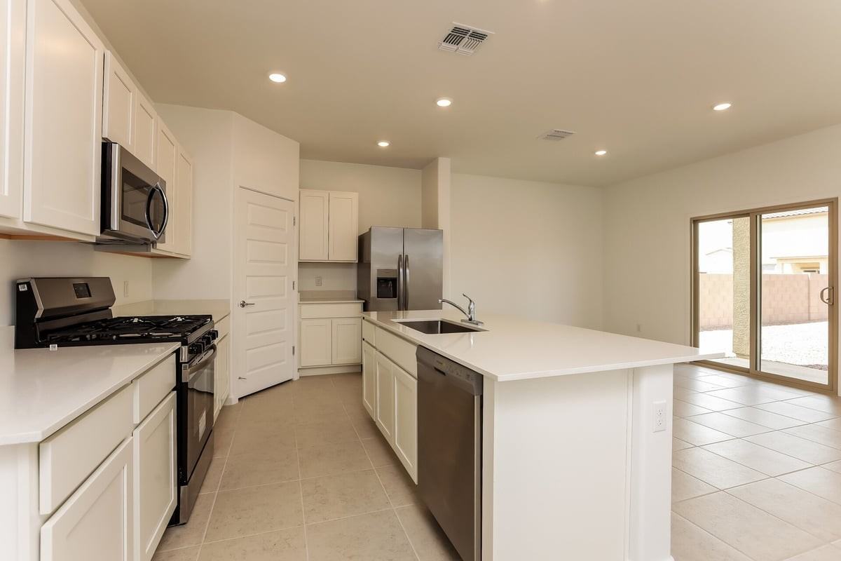 7070 W Joycliff Way - Photo 7 of 32